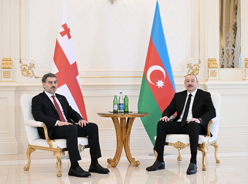 Azərbaycan Prezidenti İlham Əliyevlə Gürcüstanın Prezidenti Mixeil Kavelaşvilinin təkbətək görüşü keçirilib<font color='red'> - YENİLƏN</font><font color=red> - FOTOLAR</font>