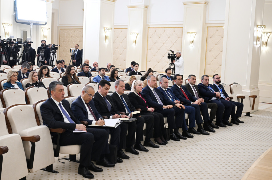 Azərbaycan və Gürcüstan prezidentləri mətbuata bəyanatlarla çıxış ediblər<font color='red'> - YENİLƏNİB 2</font><font color=red> - FOTOLAR</font>