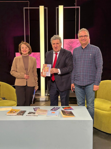Akademik İsa Həbibbəyli Manas televiziyasında çıxış edib<font color=red> - FOTOLAR</font>