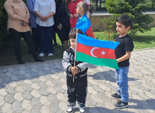 Ağdərənin Həsənriz kəndinə növbəti köç karvanı yola salınıb<font color=red> - FOTOLAR</font>