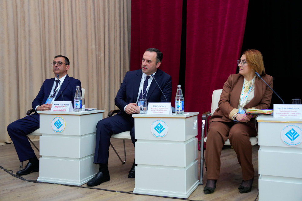 Rəqəmsal idarəetmə və təhsil: NDU-da II Respublika konfransı<font color=red> - FOTOLAR</font>