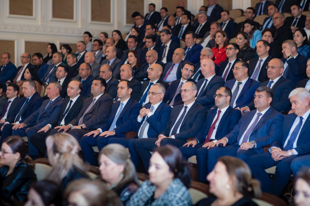 Naxçıvan teatrında “Ölülər” tamaşası təqdim edilib<font color=red> - FOTOLAR</font>