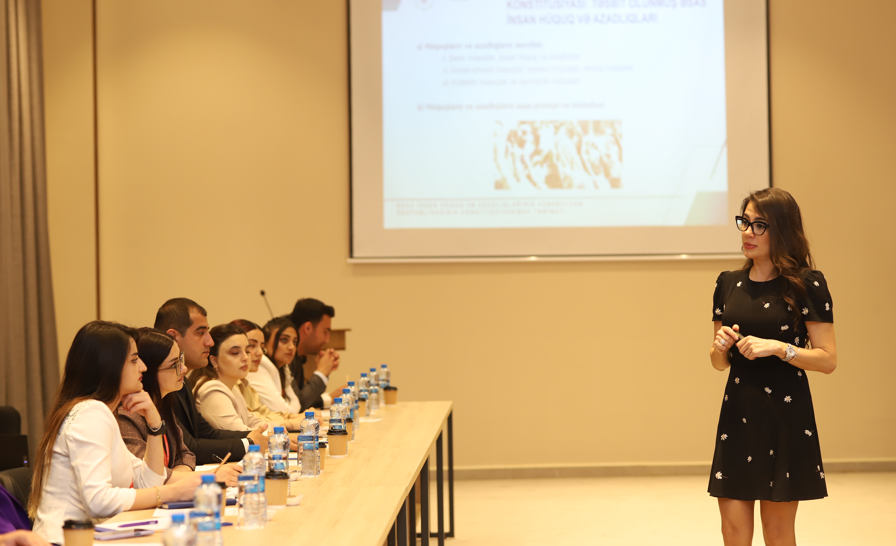 “Konstitusiya və Suverenlik İli” çərçivəsində növbəti məlumat sessiyası Naxçıvanda fəaliyyət göstərən media nümayəndələri üçün təşkil edilib<font color=red> - FOTOLAR</font>