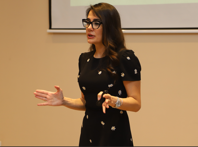 “Konstitusiya və Suverenlik İli” çərçivəsində növbəti məlumat sessiyası Naxçıvanda fəaliyyət göstərən media nümayəndələri üçün təşkil edilib<font color=red> - FOTOLAR</font>