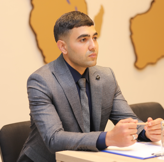 “Konstitusiya və Suverenlik İli” çərçivəsində növbəti məlumat sessiyası Naxçıvanda fəaliyyət göstərən media nümayəndələri üçün təşkil edilib<font color=red> - FOTOLAR</font>