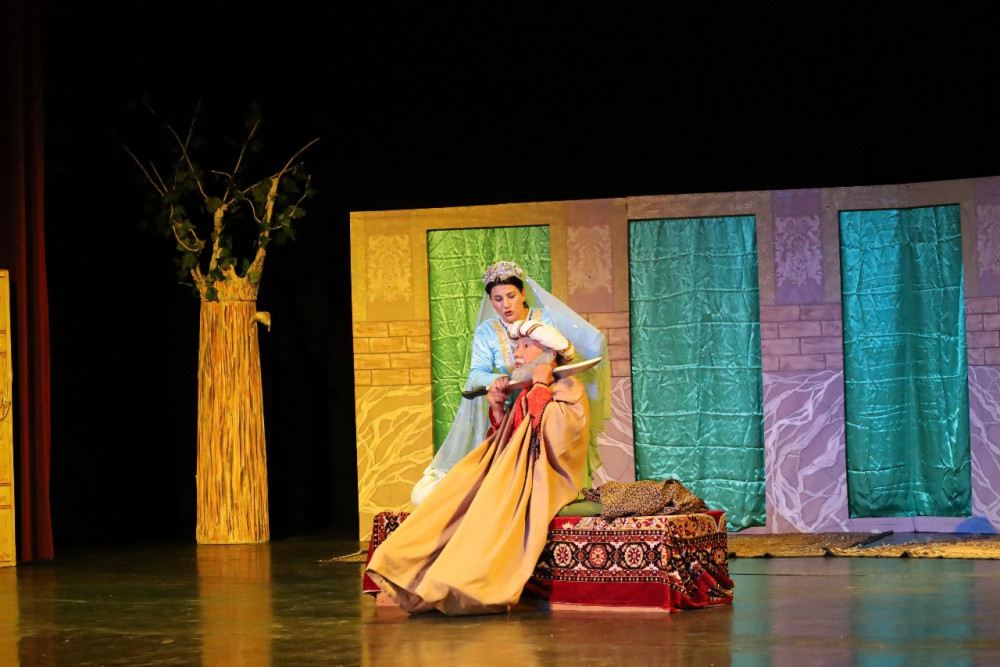 "Teatr Çələngi" layihəsi davam edir<font color=red> - FOTOLAR</font>