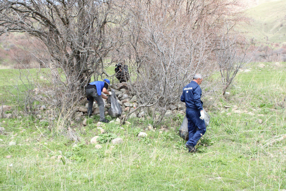 Növbəti təmizlik aksiyası Batabat yaylağı ərazisində keçirilib<font color=red> - FOTOLAR</font>