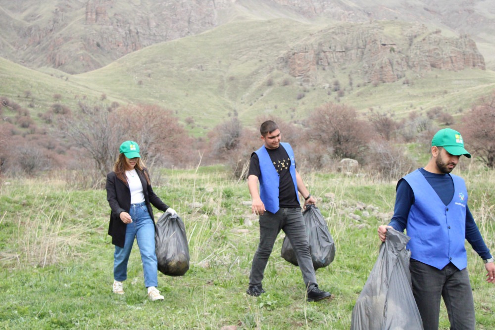 Növbəti təmizlik aksiyası Batabat yaylağı ərazisində keçirilib<font color=red> - FOTOLAR</font>