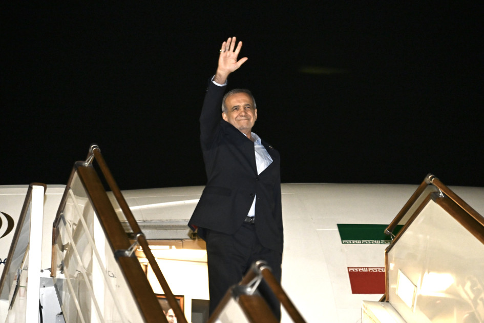 İran Prezidentinin Azərbaycana rəsmi səfəri başa çatıb<font color=red> - FOTOLAR</font>