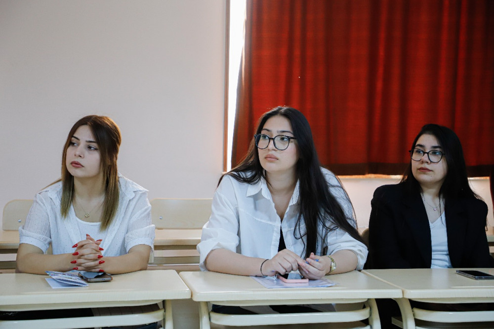 Naxçıvan Müəllimlər İnstitunun tələbə təşkilatları ilə görüş keçirilib<font color=red> - FOTOLAR</font>