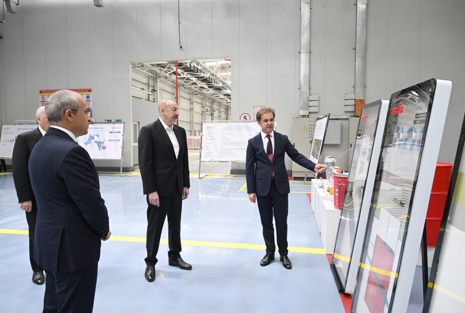 Prezident İlham Əliyev Sumqayıt Kimya Sənaye Parkında bir sıra müəssisələrin açılışını edib<font color=red> - FOTOLAR</font>