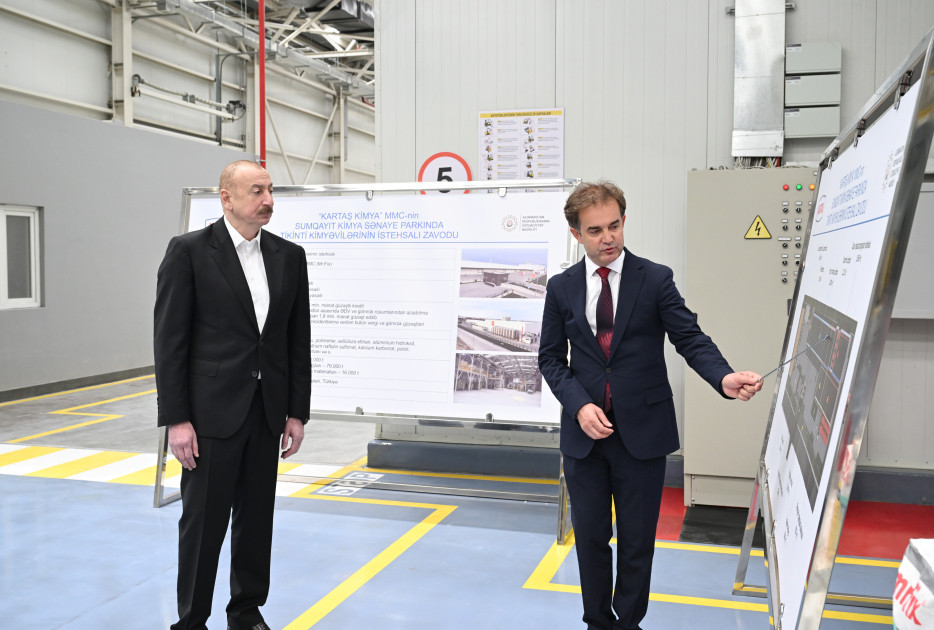 Prezident İlham Əliyev Sumqayıt Kimya Sənaye Parkında bir sıra müəssisələrin açılışını edib<font color=red> - FOTOLAR</font>