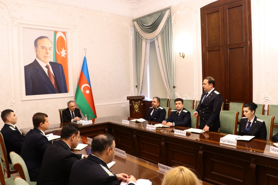 Baş prokuror Çində səfərdə olmuş nümayəndə heyəti ilə görüşüb<font color=red> - FOTOLAR</font>