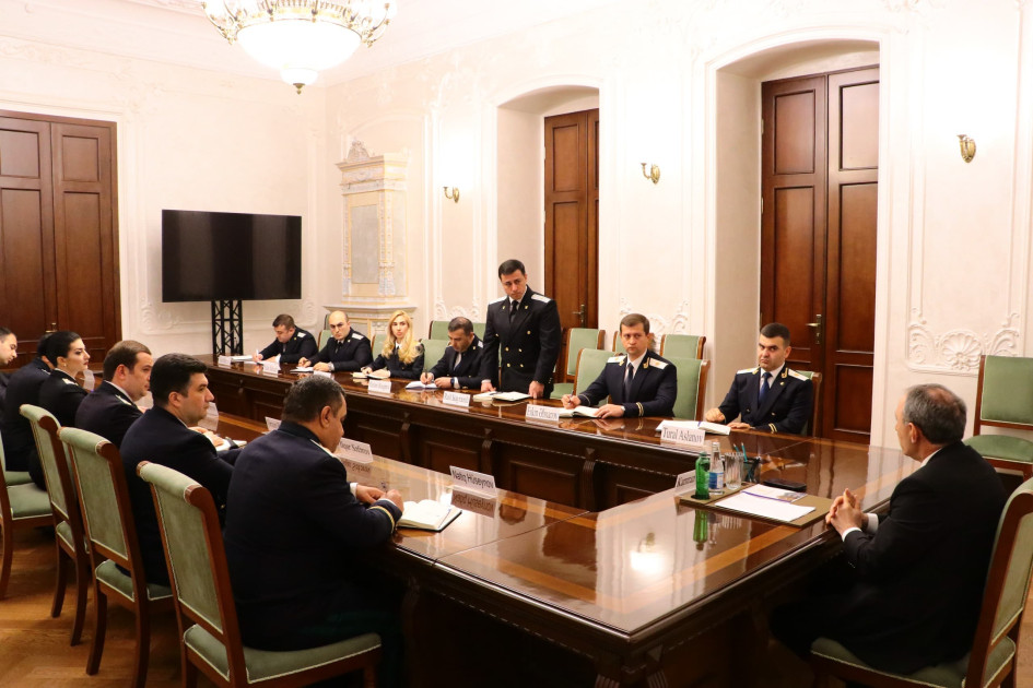 Baş prokuror Çində səfərdə olmuş nümayəndə heyəti ilə görüşüb<font color=red> - FOTOLAR</font>