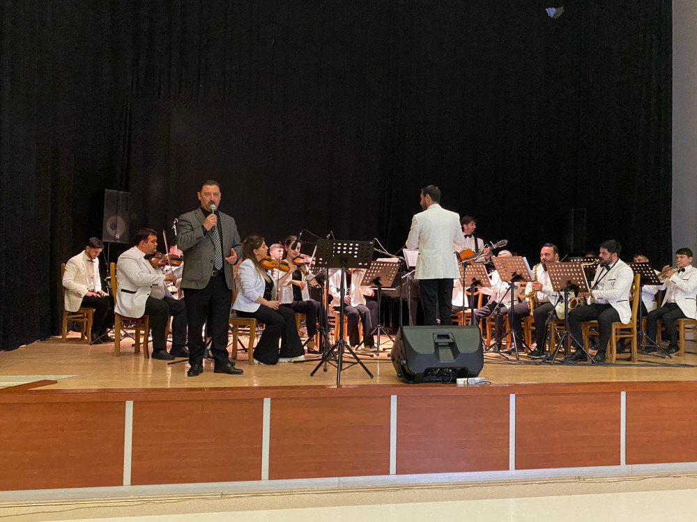 Naxçıvan Dövlət Filarmoniyasının Estrada Orkestri “Konstitusiya və Suverenlik İli”nə həsr olunmuş konsert proqramı ilə Culfa Rayon Mədəniyyət Sarayında çıxış edib<font color=red> - FOTOLAR</font>
