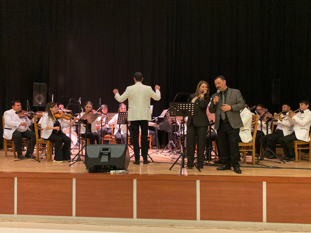 Naxçıvan Dövlət Filarmoniyasının Estrada Orkestri “Konstitusiya və Suverenlik İli”nə həsr olunmuş konsert proqramı ilə Culfa Rayon Mədəniyyət Sarayında çıxış edib<font color=red> - FOTOLAR</font>