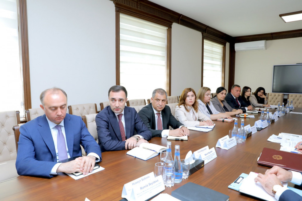 Naxçıvan Muxtar Respublikası Nazirlər Kabineti yanında Uşaq hüquqlarının müdafiəsi üzrə komissiyanın iclası keçirilib<font color=red> - FOTOLAR</font>