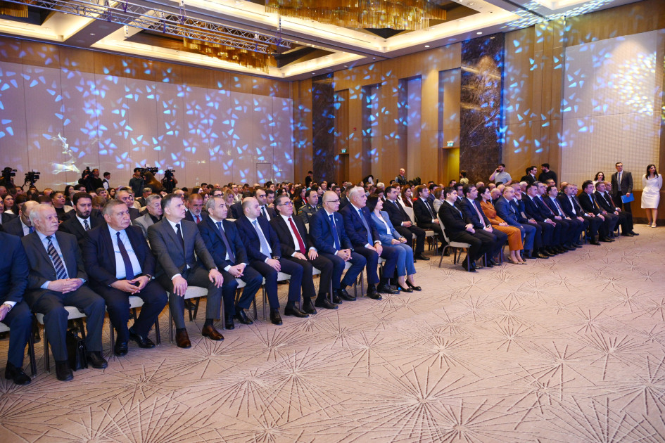 Bakıda “İctimai proseslər media müstəvisində” mövzusunda İkinci Forum keçirilir<font color='red'> - YENİLƏNİB</font><font color=red> - FOTOLAR</font>