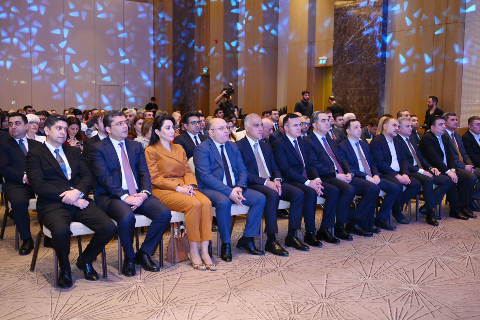 Bakıda “İctimai proseslər media müstəvisində” mövzusunda İkinci Forum keçirilir<font color='red'> - YENİLƏNİB</font><font color=red> - FOTOLAR</font>