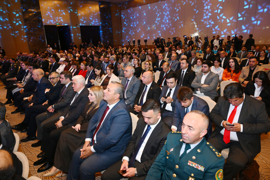 Bakıda “İctimai proseslər media müstəvisində” mövzusunda İkinci Forum keçirilir<font color='red'> - YENİLƏNİB</font><font color=red> - FOTOLAR</font>