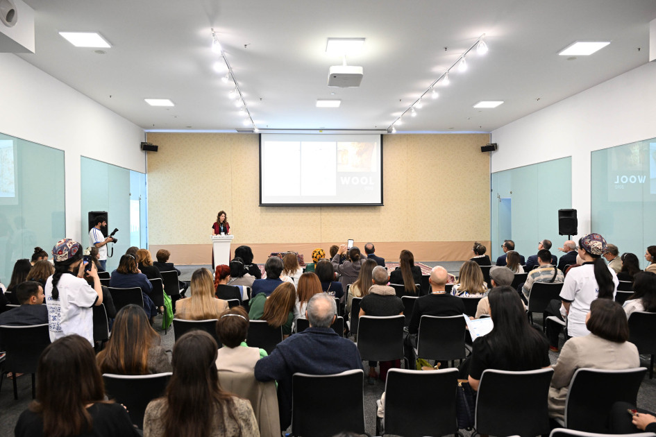 11 ölkədən olan xalçaçı ekspertlər Bakı Beynəlxalq Xalça Forumunda bir araya gəlib<font color=red> - FOTOLAR</font>