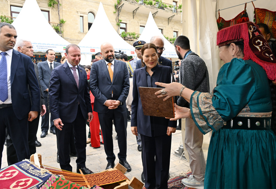 Mərakeşin xanım Şahzadəsi Beynəlxalq Xalça Festivalında fəxri qonaq qismində iştirak edib <font color=red> - FOTOLAR</font>