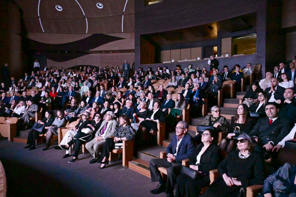 Beynəlxalq Muğam Mərkəzində Maqsud İbrahimbəyova həsr olunmuş yaradıcılıq gecəsi keçirilib<font color=red> - FOTOLAR</font>