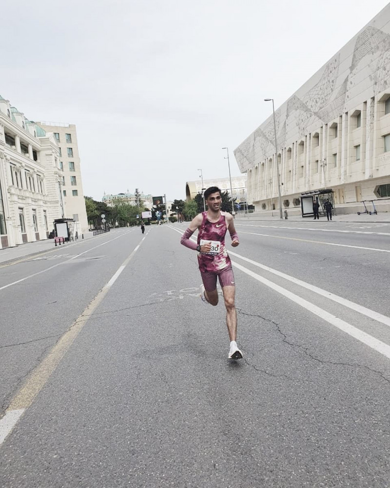 Əmrah Nağıyev Bakı Marafonunda 6-cı oldu, rekordunu yenilədi<font color=red> - FOTOLAR</font>