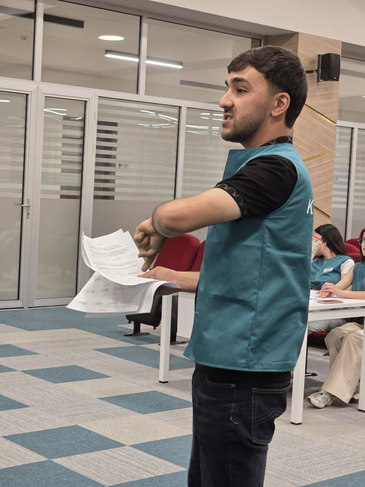 Gənclər və İdman Nazirliyinin könüllüləri debat yarışının qalibi olub<font color=red> - FOTOLAR</font>