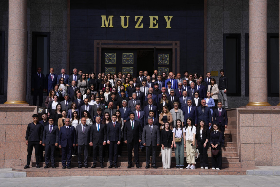 Naxçıvan Dövlət Universitetində “Ulu Öndərin Xatirə Həftəsi”nə start verilib<font color=red> - FOTOLAR</font>