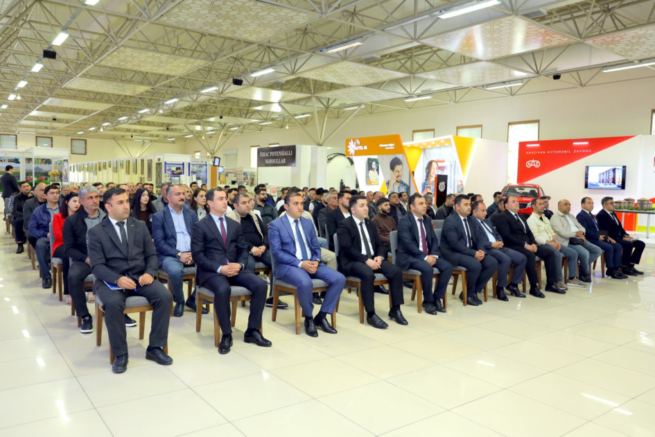 Naxçıvanda mikro və kiçik sahibkarlıq subyektləri ilə görüş keçirilib<font color=red> - FOTOLAR</font>