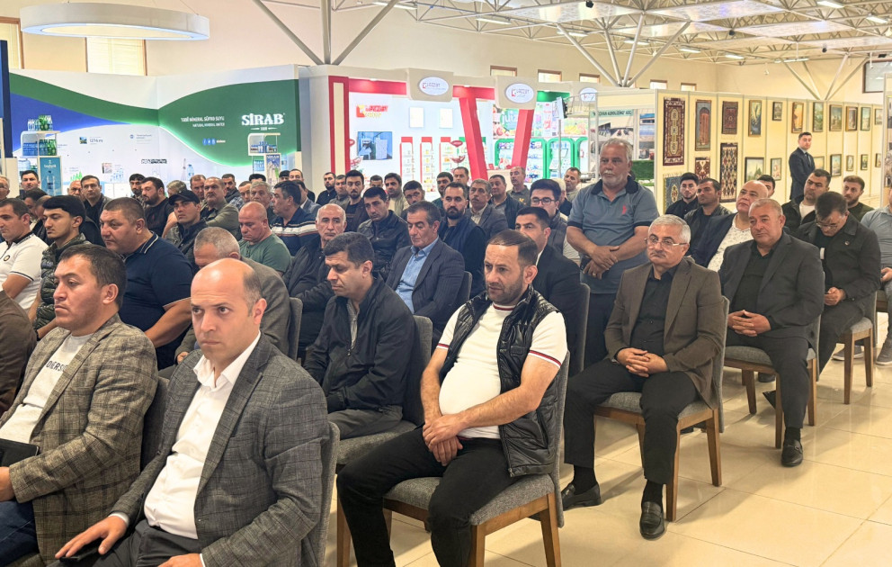 Naxçıvanda mikro və kiçik sahibkarlıq subyektləri ilə görüş keçirilib<font color=red> - FOTOLAR</font>