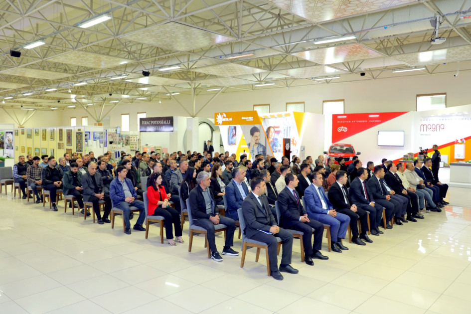 Naxçıvanda mikro və kiçik sahibkarlıq subyektləri ilə görüş keçirilib<font color=red> - FOTOLAR</font>