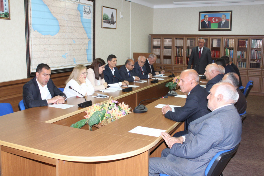 AMEA Naxçıvan Bölməsi əməkdaşlarının 2024-cü ildə nəşr olunmuş əsərlərinin Biblioqrafik göstəricisi təqdim olunub<font color=red> - FOTOLAR</font>