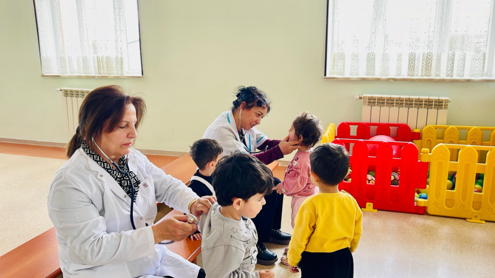 Naxçıvanda bağçalarda D vitamininin paylanması aksiyası uğurla yekunlaşdı<font color=red> - FOTOLAR</font>