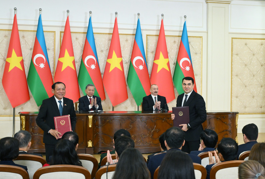 Azərbaycan ilə Vyetnam arasında imzalanmış sənədlər mübadilə edilib <font color=red> - FOTOLAR</font>