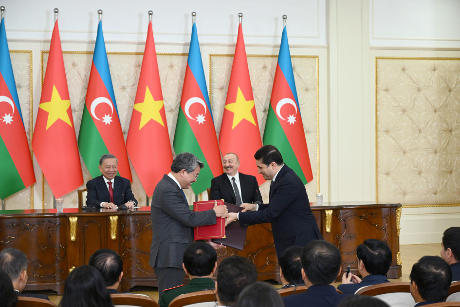 Azərbaycan ilə Vyetnam arasında imzalanmış sənədlər mübadilə edilib <font color=red> - FOTOLAR</font>