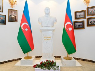 Ceyhun Bayramov Azərbaycanın İraqdakı səfirliyində olub<font color=red> - FOTOLAR</font>