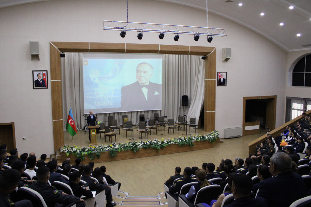 Naxçıvan Hərbi Kollecində Heydər Əliyevin anadan olmasının 102-ci ildönümünə həsr olunmuş tədbir keçirilib <font color=red> - FOTOLAR</font>