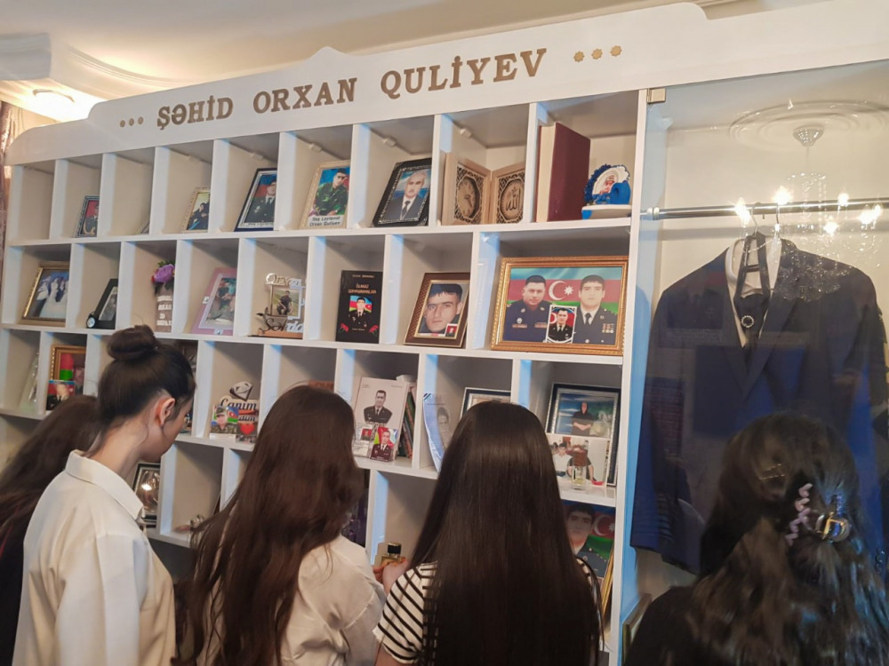 Gənclər şəhid ailələrini ziyarət edib<font color=red> - FOTOLAR</font>