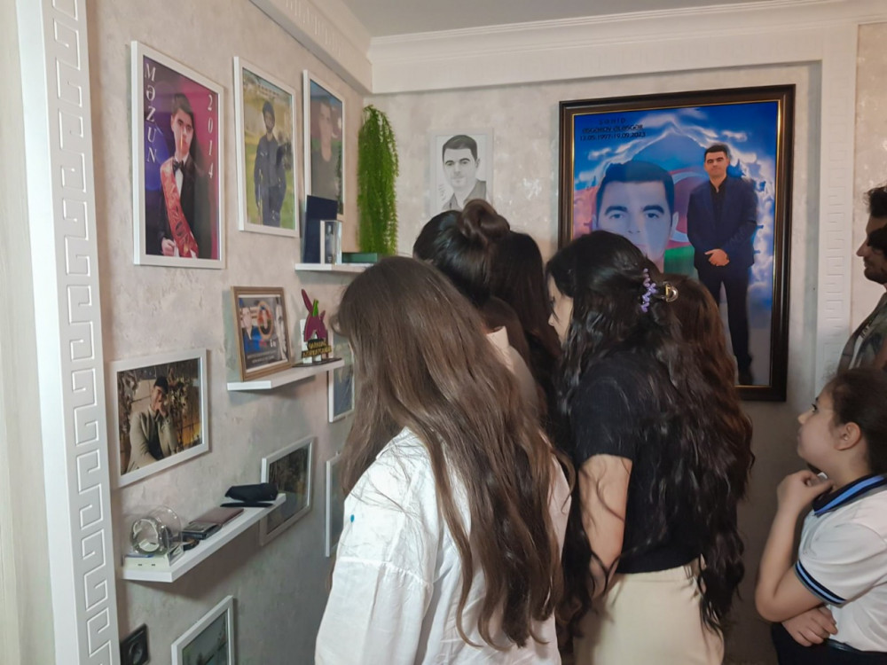 Gənclər şəhid ailələrini ziyarət edib<font color=red> - FOTOLAR</font>