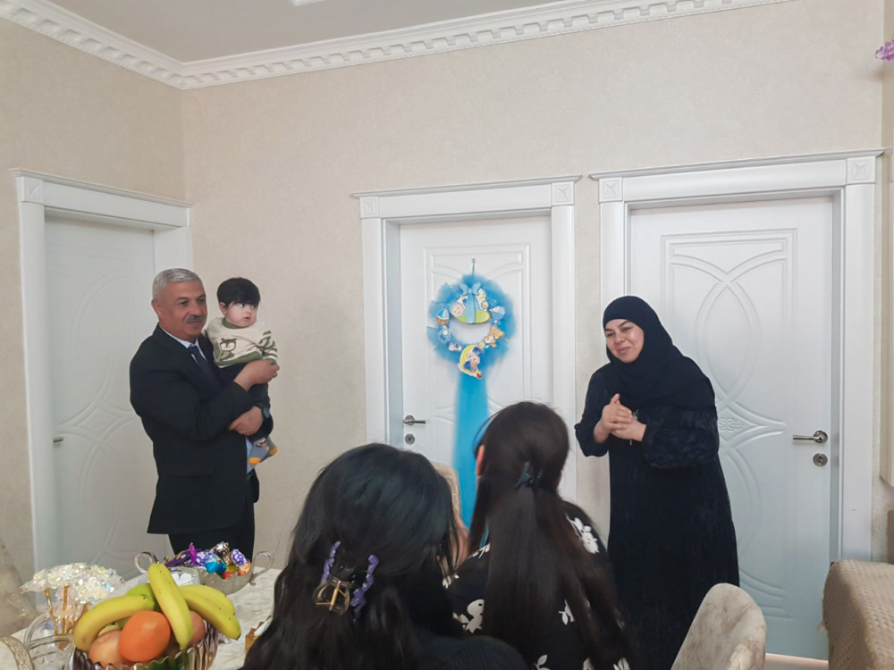 Gənclər şəhid ailələrini ziyarət edib<font color=red> - FOTOLAR</font>