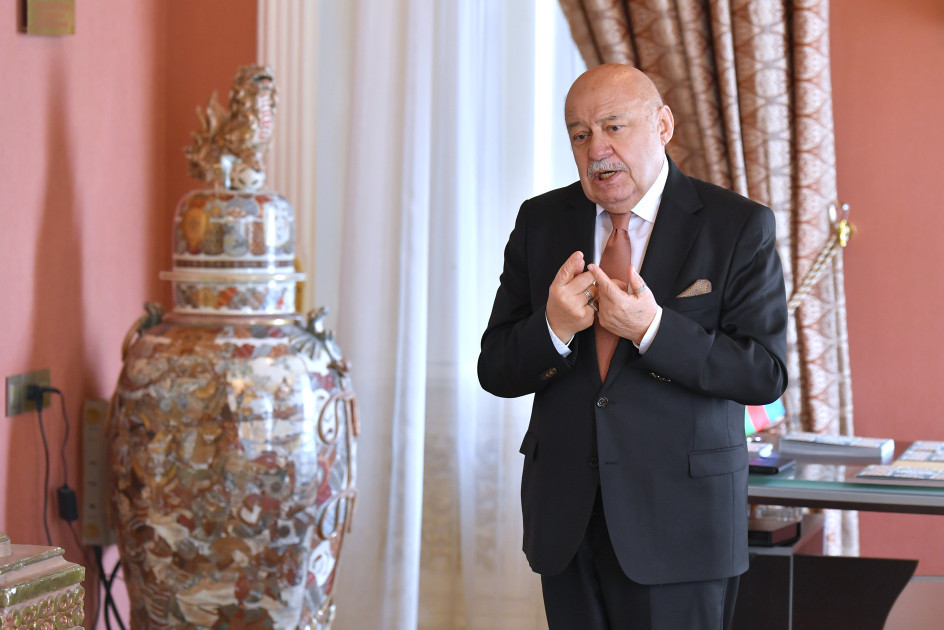 Əcəmi Naxçıvaninin 900 illik yubileyinə həsr olunmuş poçt markasının təqdimatı keçirilib <font color=red> - FOTOLAR</font>