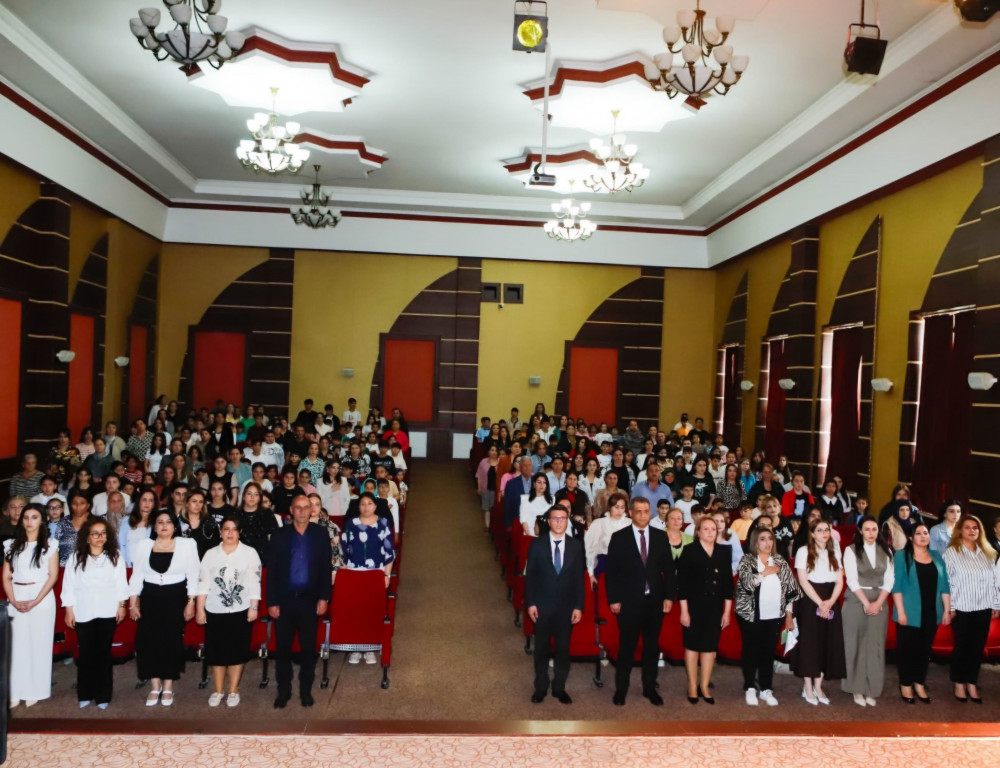 Ümummilli lider  Heydər  Əliyevin anadan olmasının 102-ci ildönümünə  həsr  olunmuş  “Sən Elə Bir Zirvəsən”  adlı konsert proqramı təşkil olunub<font color=red> - FOTOLAR</font>