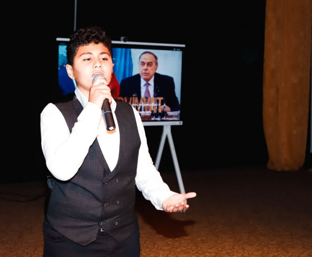 Ümummilli lider  Heydər  Əliyevin anadan olmasının 102-ci ildönümünə  həsr  olunmuş  “Sən Elə Bir Zirvəsən”  adlı konsert proqramı təşkil olunub<font color=red> - FOTOLAR</font>