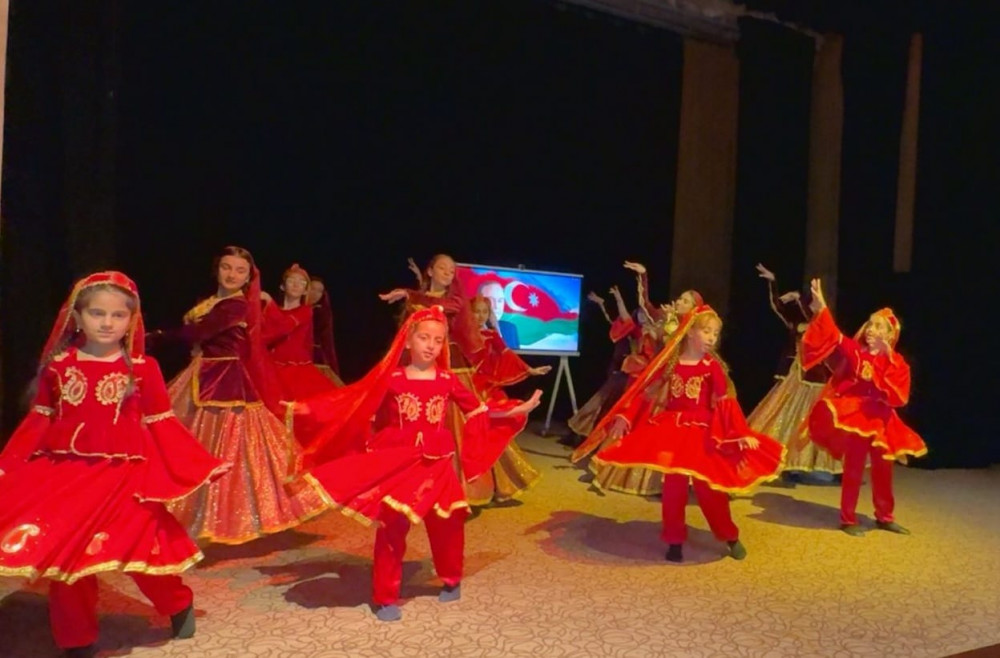 Ümummilli lider  Heydər  Əliyevin anadan olmasının 102-ci ildönümünə  həsr  olunmuş  “Sən Elə Bir Zirvəsən”  adlı konsert proqramı təşkil olunub<font color=red> - FOTOLAR</font>