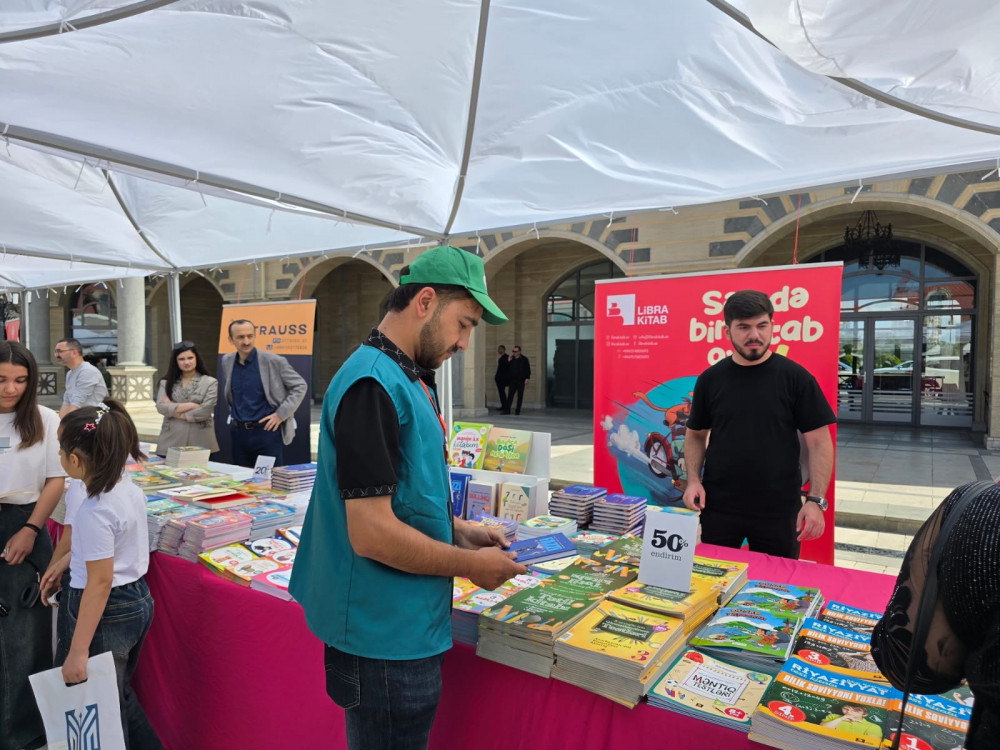 Naxçıvanda “BOOKFEST” kitab sərgisi keçirilir<font color=red> - FOTOLAR</font>