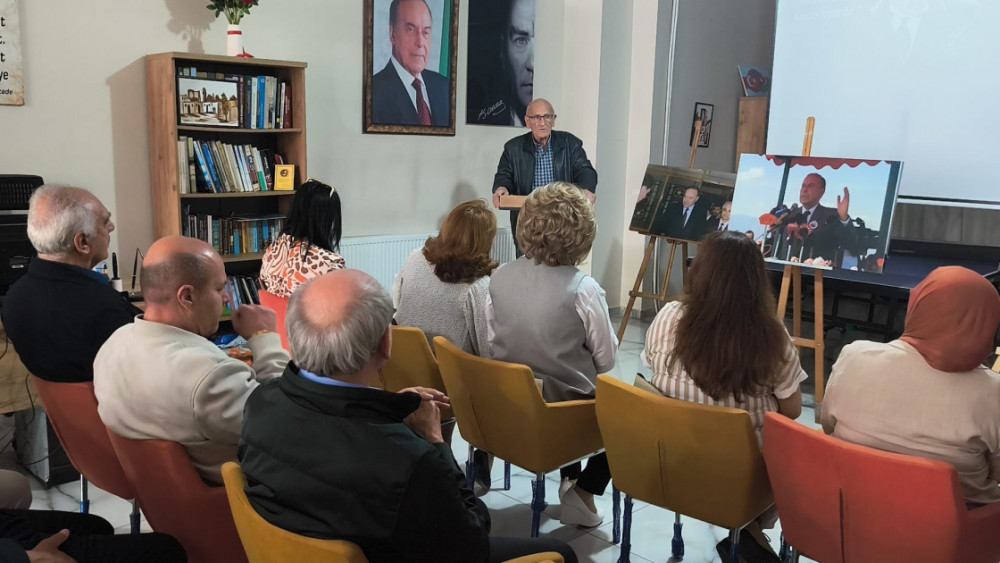 Türkiyənin İğdır şəhərində Heydər Əliyevin əziz xatirəsi ehtiramla anılıb<font color=red> - FOTOLAR</font>