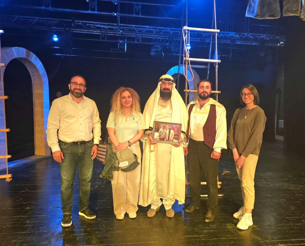 Oxucunu axtaran nəşriyyat “Qədim Qala” və Rövşən Abdullaoğlunun uğuru<font color=red> - FOTOLAR</font>