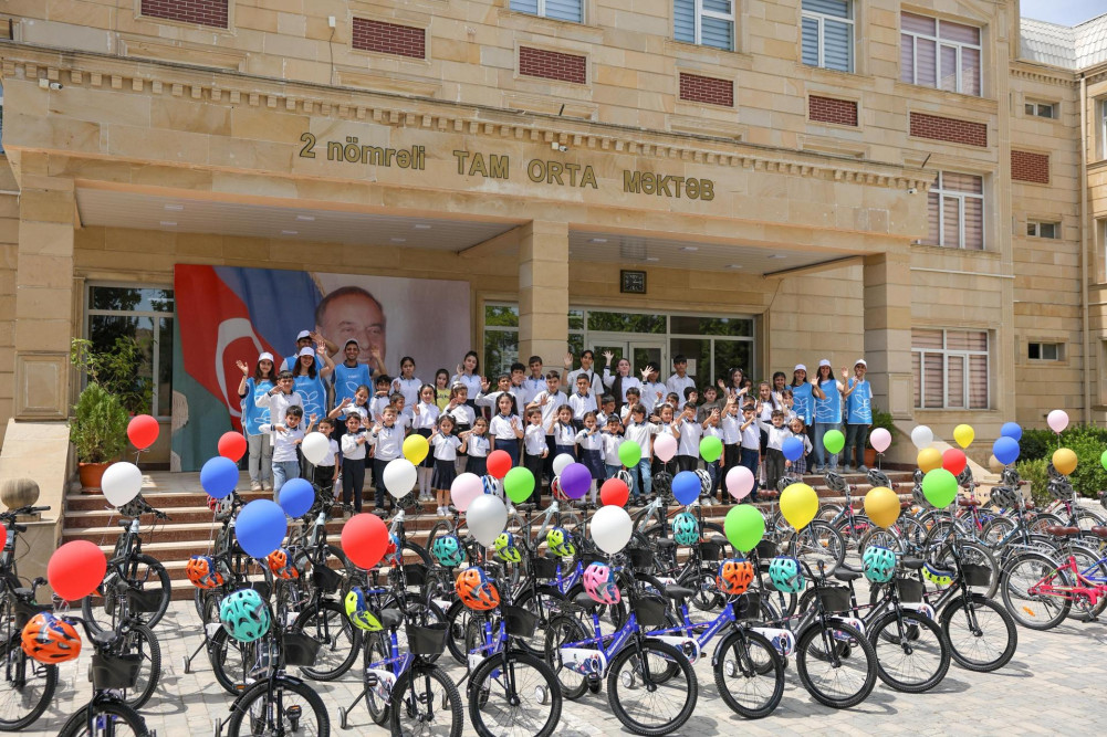 Leyla Əliyevanın təşəbbüsü ilə 200 uşaq və yeniyetməyə velosiped hədiyyə olunub<font color=red> - FOTOLAR</font>